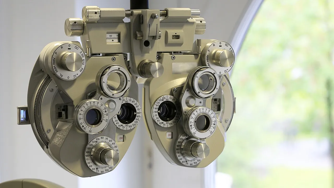Un réfracteur d’opticien et ses jeux de lentilles